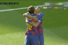 西甲賽場風云：巴塞羅那意外敗北，塞維利亞萊萬逆襲奪冠