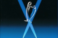 西甲德比巔峰對決：皇馬馬德里德比伯納烏之戰(zhàn)即將上演